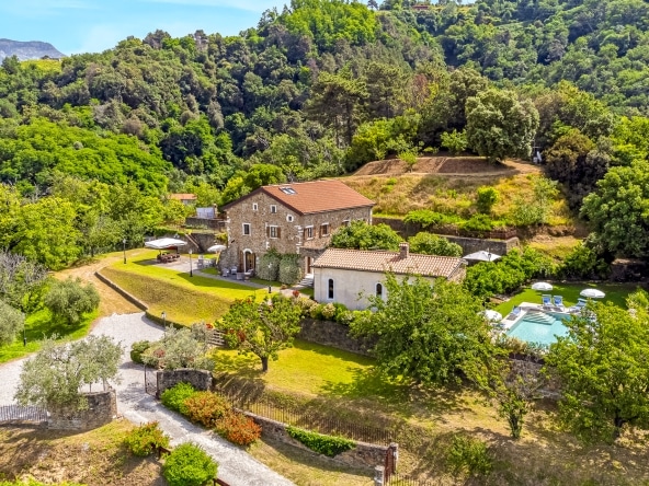 Gated entrance to Villa Il Convento