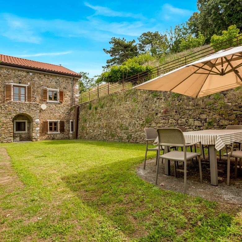 Medieval cloister transformed into an outdoor dining space