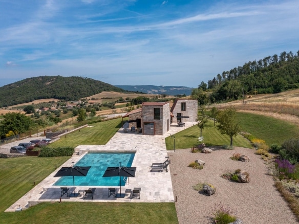 Rent Discover Villa Roselle in San Gimignano Tuscany featuring 3 bedrooms 4 bathrooms and luxurious amenitiesClose to Florence and Lucca