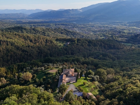 Villa Artemisia — surrounded by nature, just a breath away from Tuscany’s vibrant life. 2. Peacefully set in Tuscan nature, yet close to everything that matters.